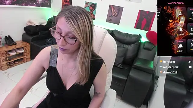 Scarlett_079's cam snapshot