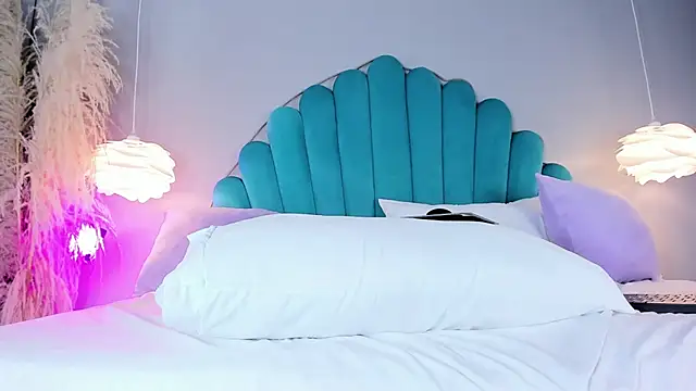 AlassiaHocthner's cam snapshot