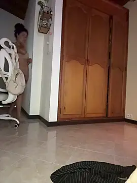 GabriSaenz live sex cam