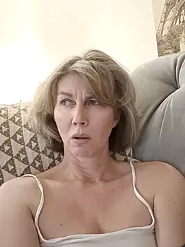 stellahere8's cam snapshot