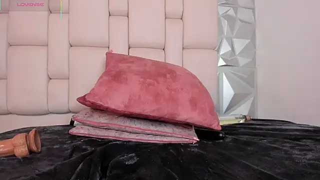 aylin_rousse's cam snapshot