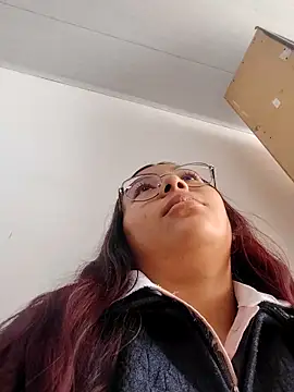 StornBunnyy_'s cam snapshot