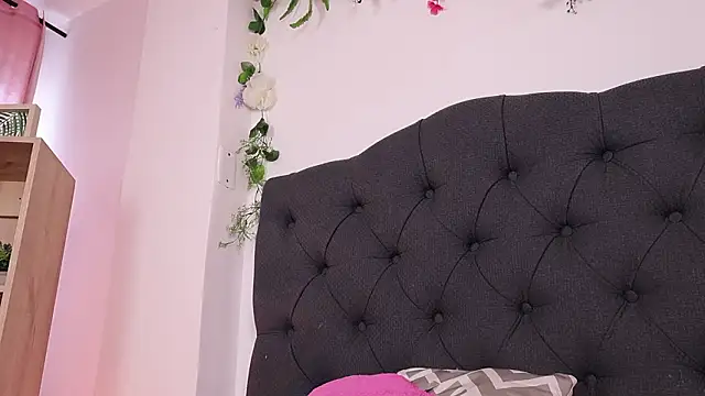 justnala_'s cam snapshot