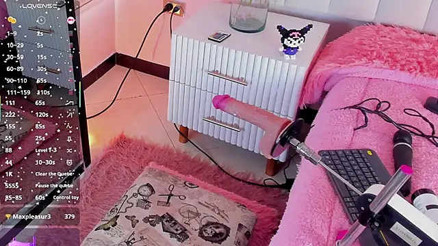 chelsea_bolton_'s cam snapshot