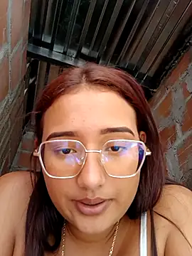 young_dairy01's cam snapshot