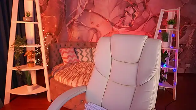 VelvetLuck's cam snapshot