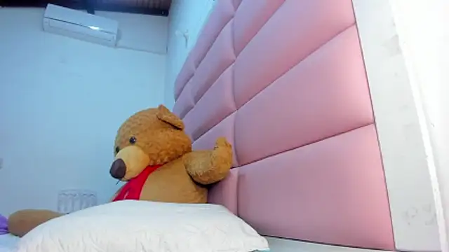 Catalinna_03's cam snapshot