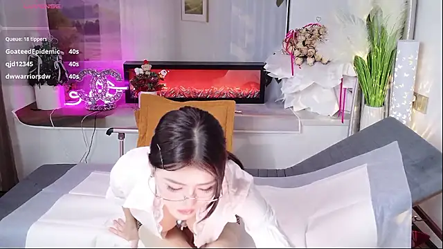 Kiki--2025's cam snapshot