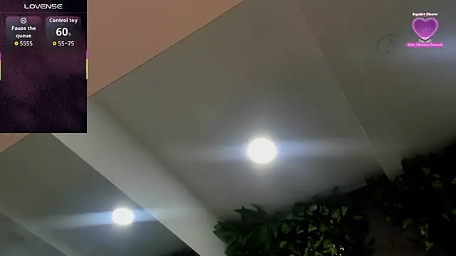 samantha_milfs_'s cam snapshot