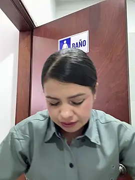 Ariana-07 live sex cam