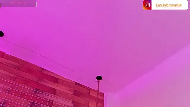 Emily_brown04's cam snapshot