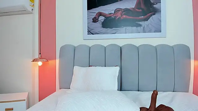 EmmaBoyd's cam snapshot