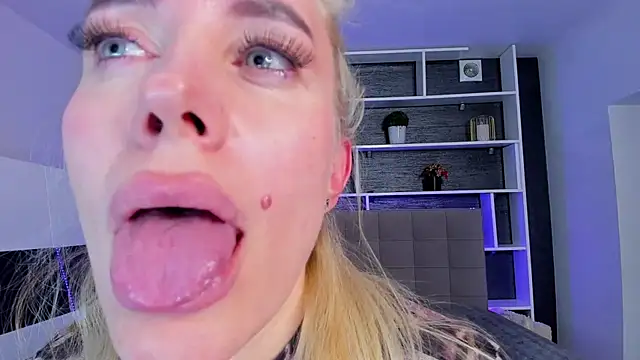 SabrinaSharm's cam snapshot