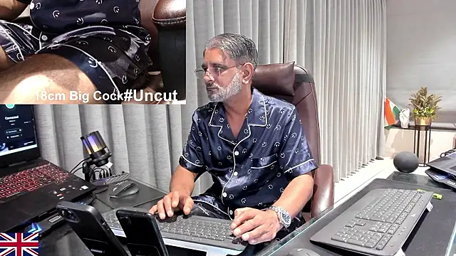 OnlineBossUK live sex cam