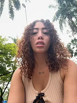 roxyrougee live sex cam