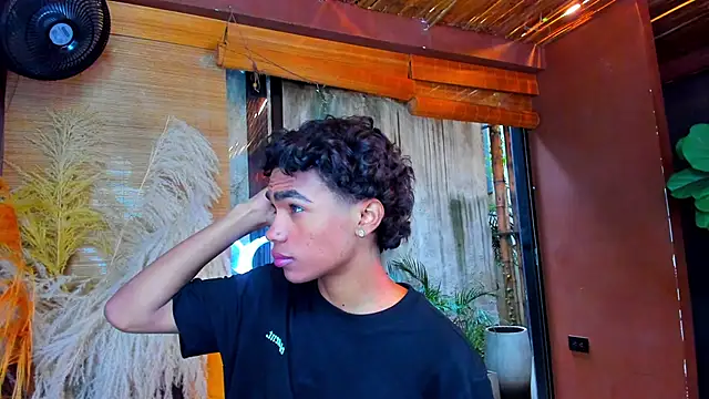 AlanCutee live sex cam