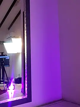 TalianaNewton live sex cam