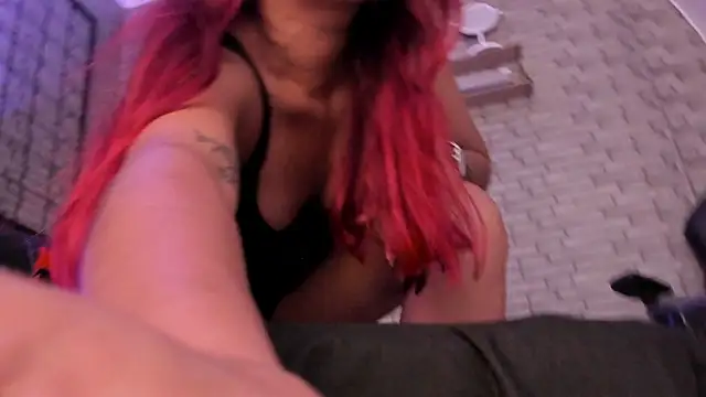 roxxy_white's cam snapshot