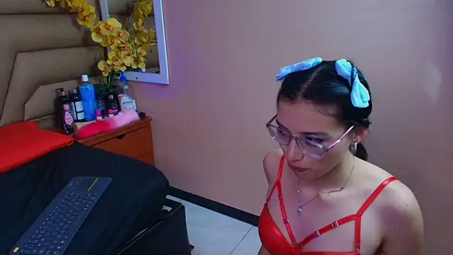 Crimsonsecretts's cam snapshot