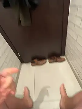 ChubbyBrit live sex cam