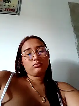 young_dairy01's cam snapshot