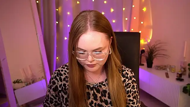 FeliciaLorne's cam snapshot