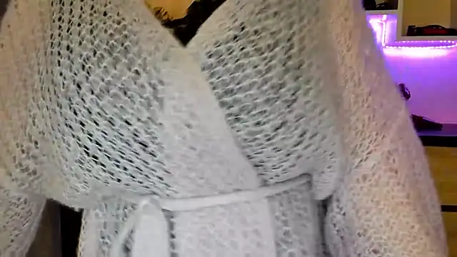 feliziaDesire's cam snapshot