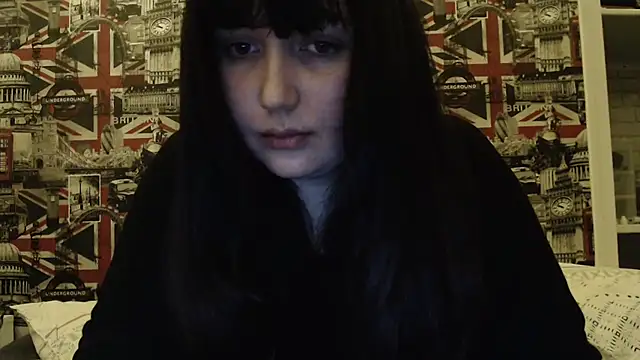 Lynylou live sex cam