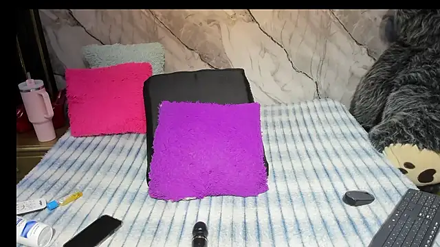 Niyirey1's cam snapshot