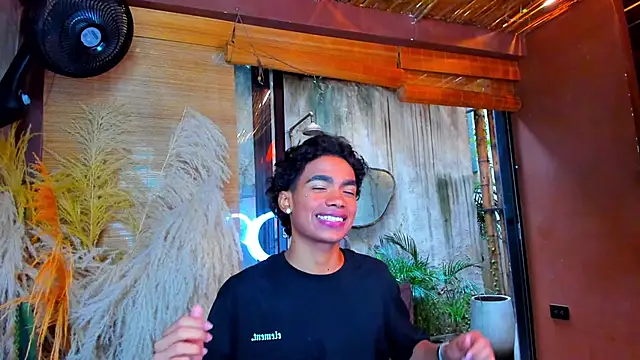 AlanCutee's cam snapshot