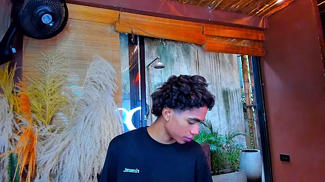 AlanCutee's cam snapshot