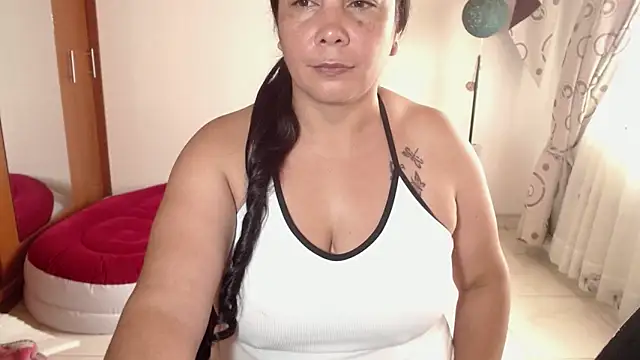 vivian-milf's cam snapshot