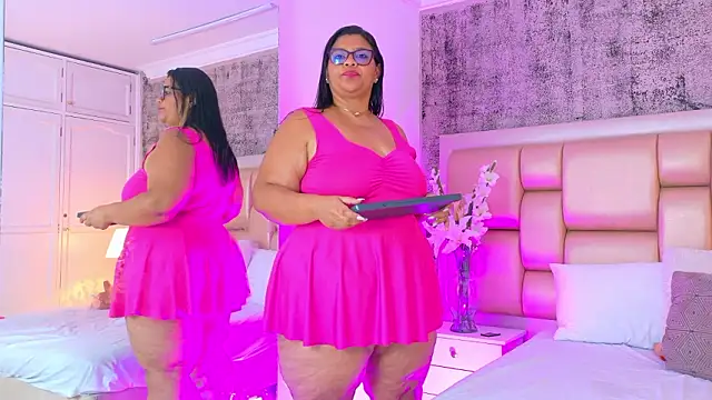 SelennaCooper live sex cam