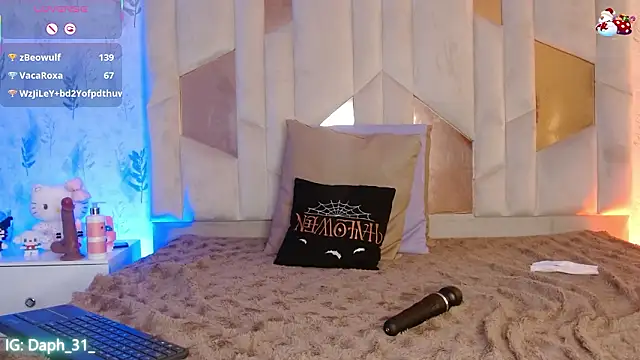 Daphnne_tay's cam snapshot