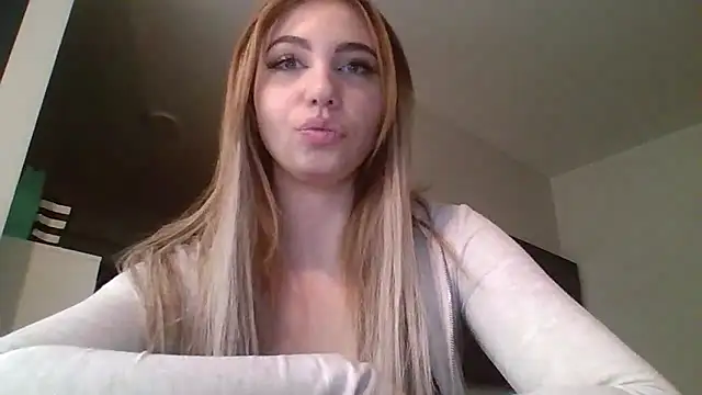 TeenLily's cam snapshot