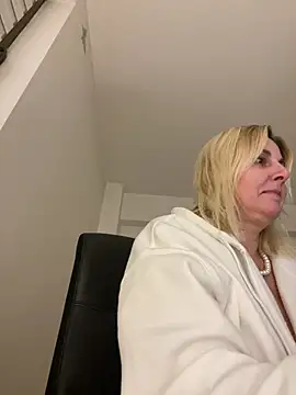 Amelia9798's cam snapshot