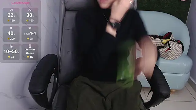 Skaller_james_a's cam snapshot