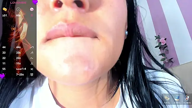 lis_dubois's cam snapshot