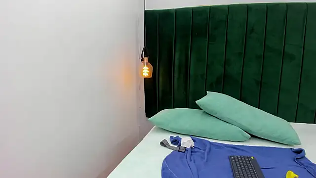 Ema-Horny's cam snapshot