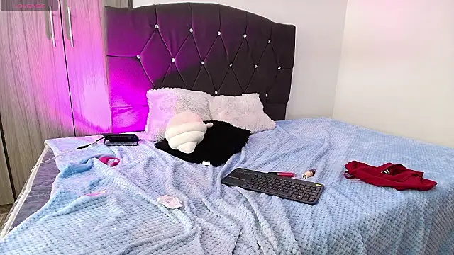 Ruby_Whispers's cam snapshot