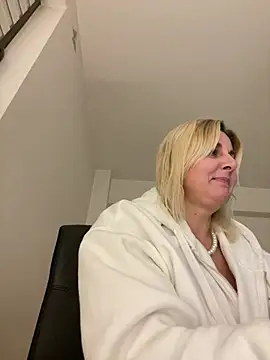 Amelia9798's cam snapshot