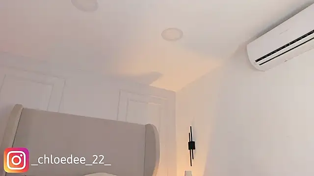 chloe_d's cam snapshot