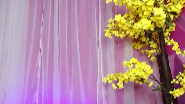 Lory_Bonny's cam snapshot