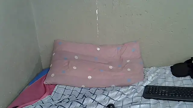 Bellabootie's cam snapshot