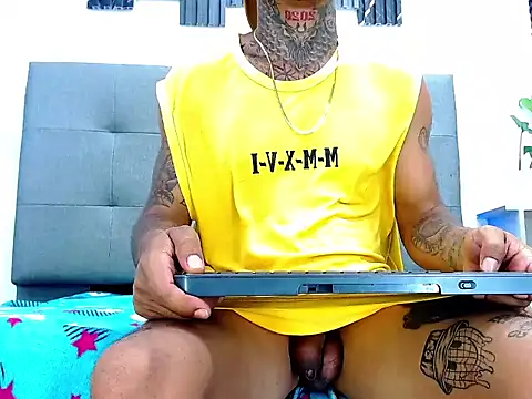 Hot_Latino_x's cam snapshot