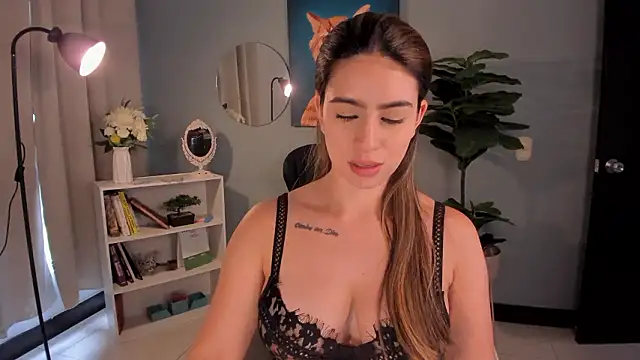 LiaPearce live sex cam
