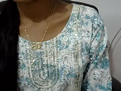 Khushi_v's cam snapshot