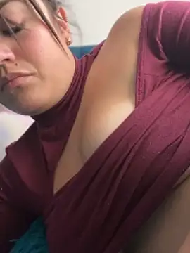 Lesly_10-'s cam snapshot