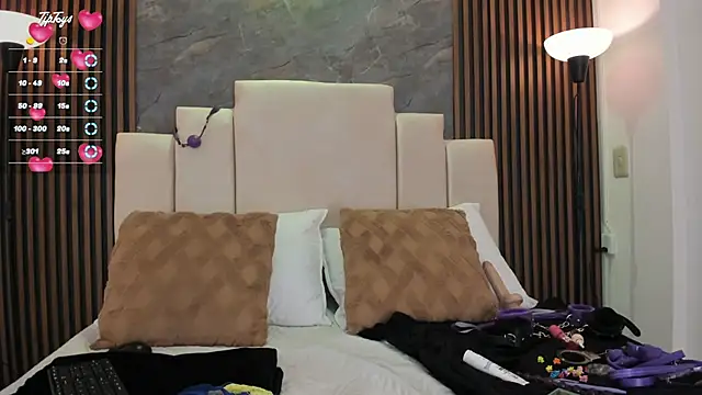 catiusca_reyes_03's cam snapshot