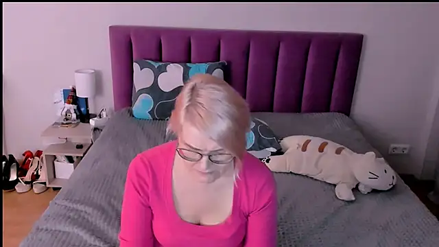 sabrinamacmarren's cam snapshot